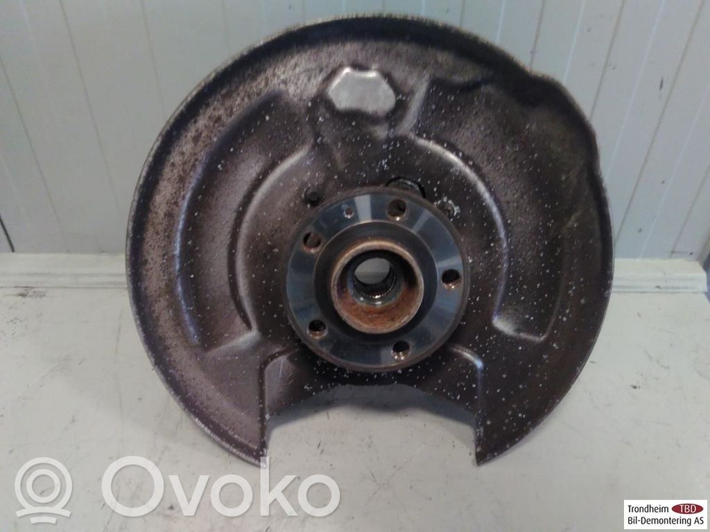 Volvo S60 Задний поворотный кулак (ступица, цапфа) 