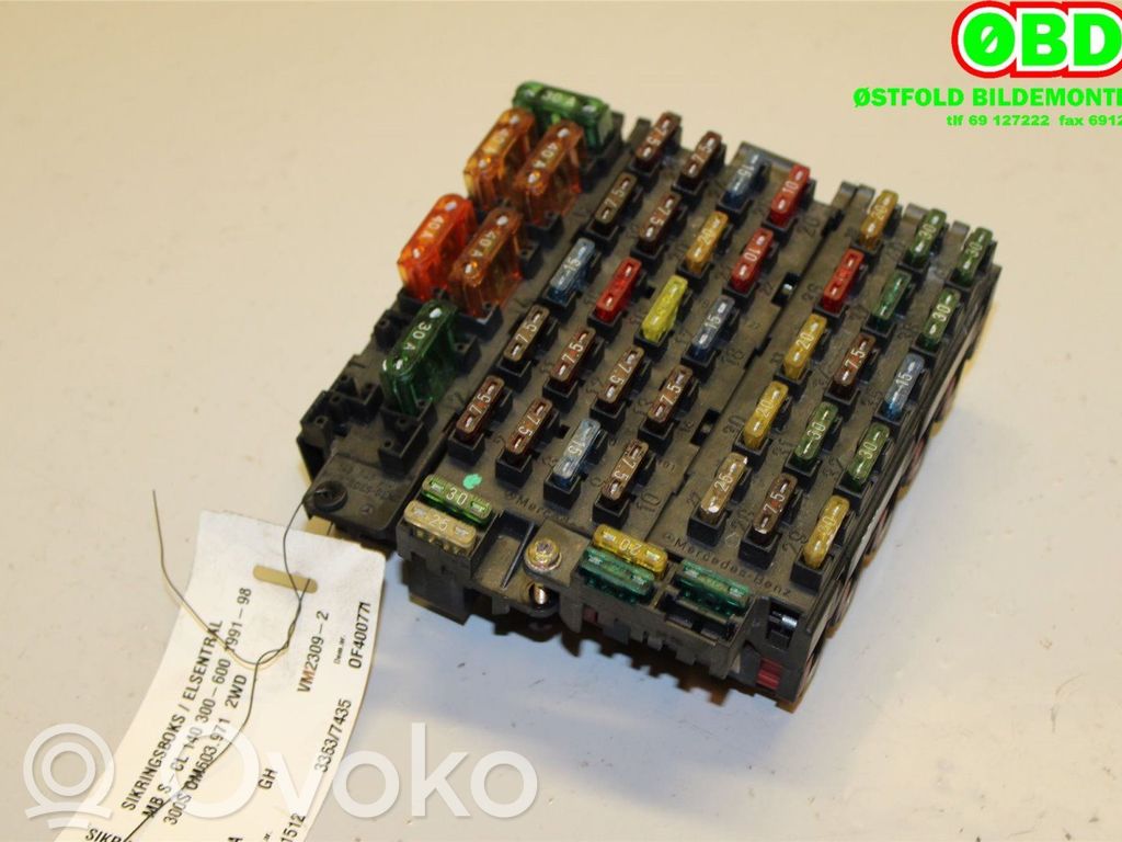 Mercedes-Benz S W140 Skrzynka bezpieczników / Komplet 