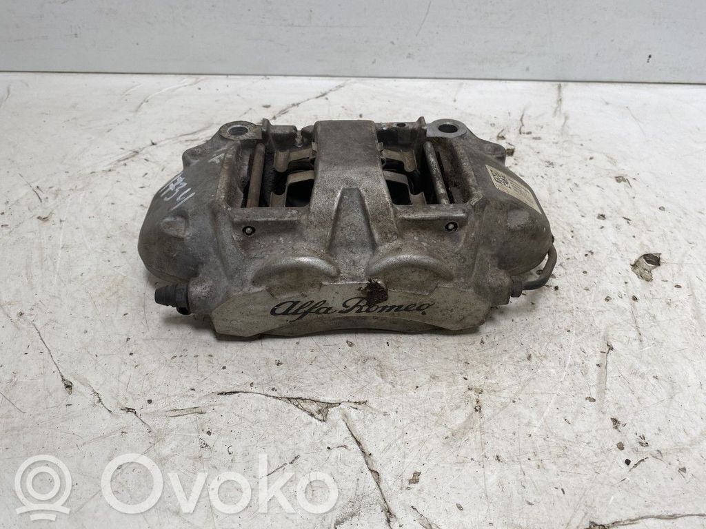 Alfa Romeo Giulia Zacisk hamulcowy przedni 