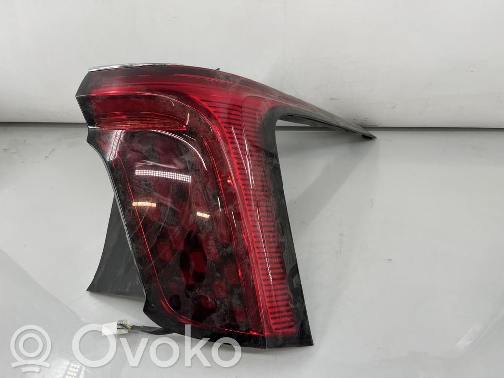 Hongqi E-HS9 Takavalot 