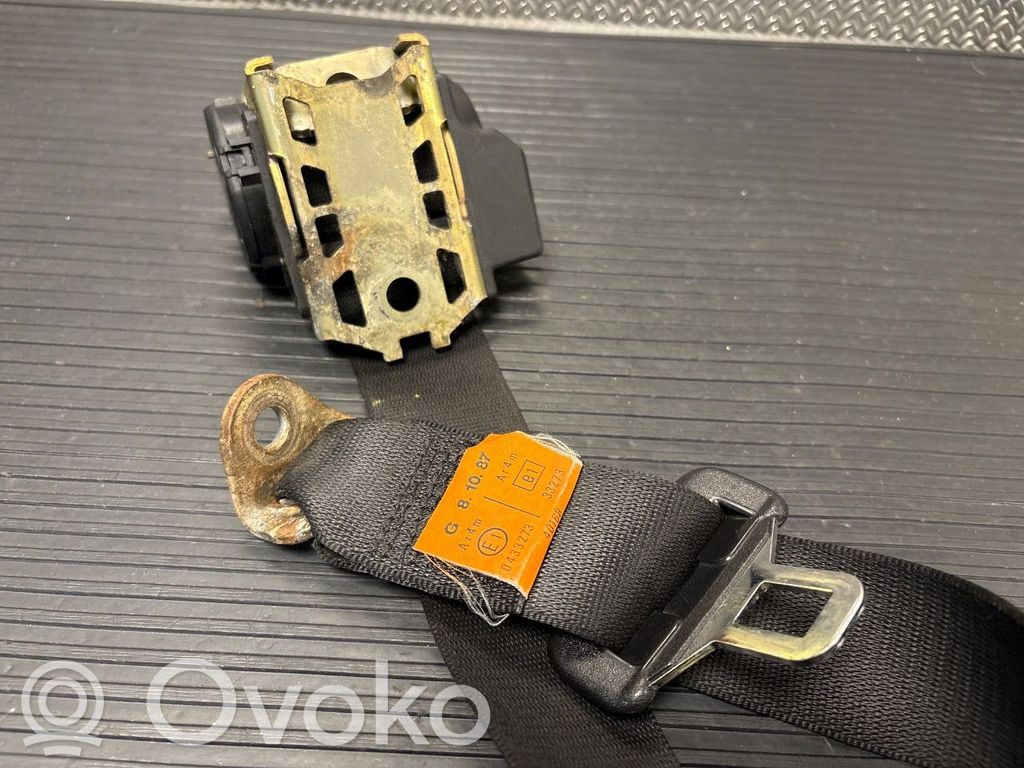 BMW 3 E30 Pas bezpieczeństwa fotela tylnego 