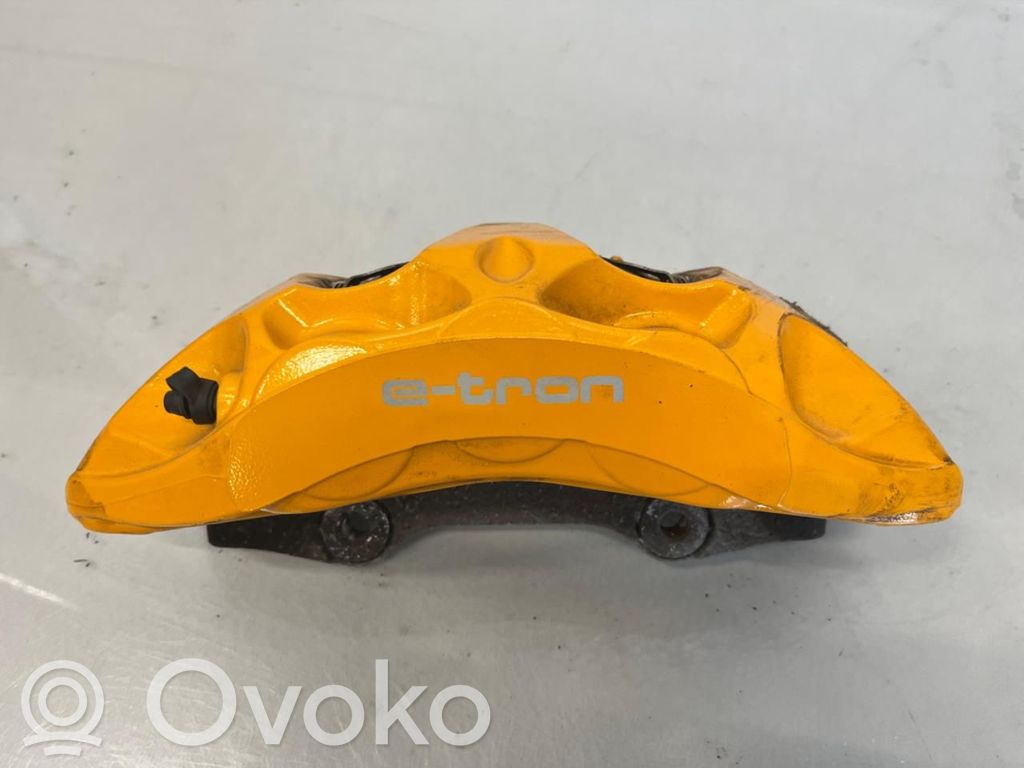Audi e-tron Etujarrusatula 