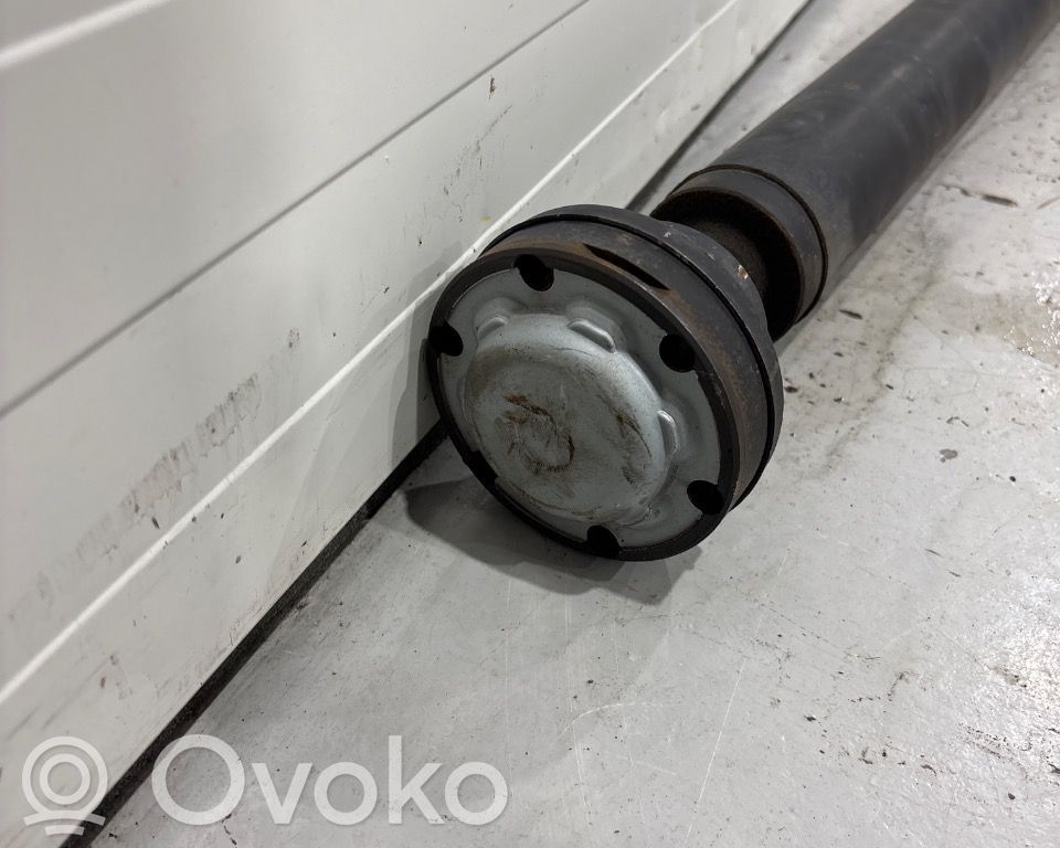 BMW 5 E60 E61 Kardanas komplekte 
