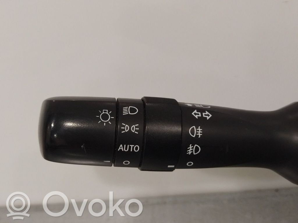Toyota Avensis T270 Comutator/buton multifuncțional 