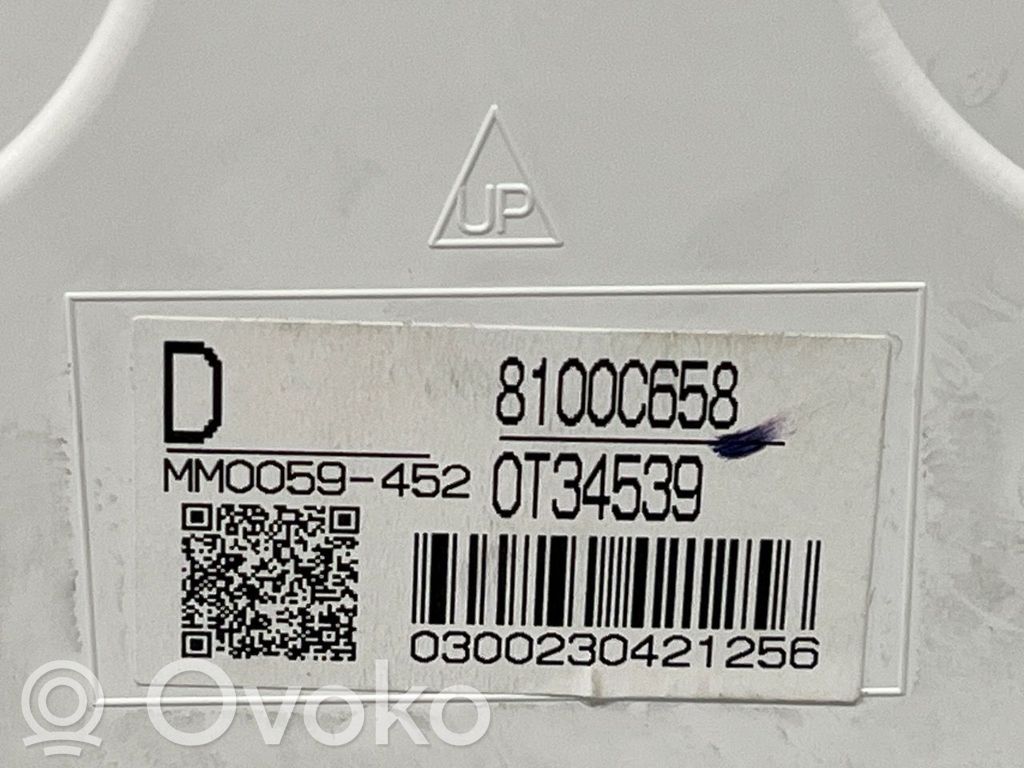 Mitsubishi Outlander Licznik / Prędkościomierz 