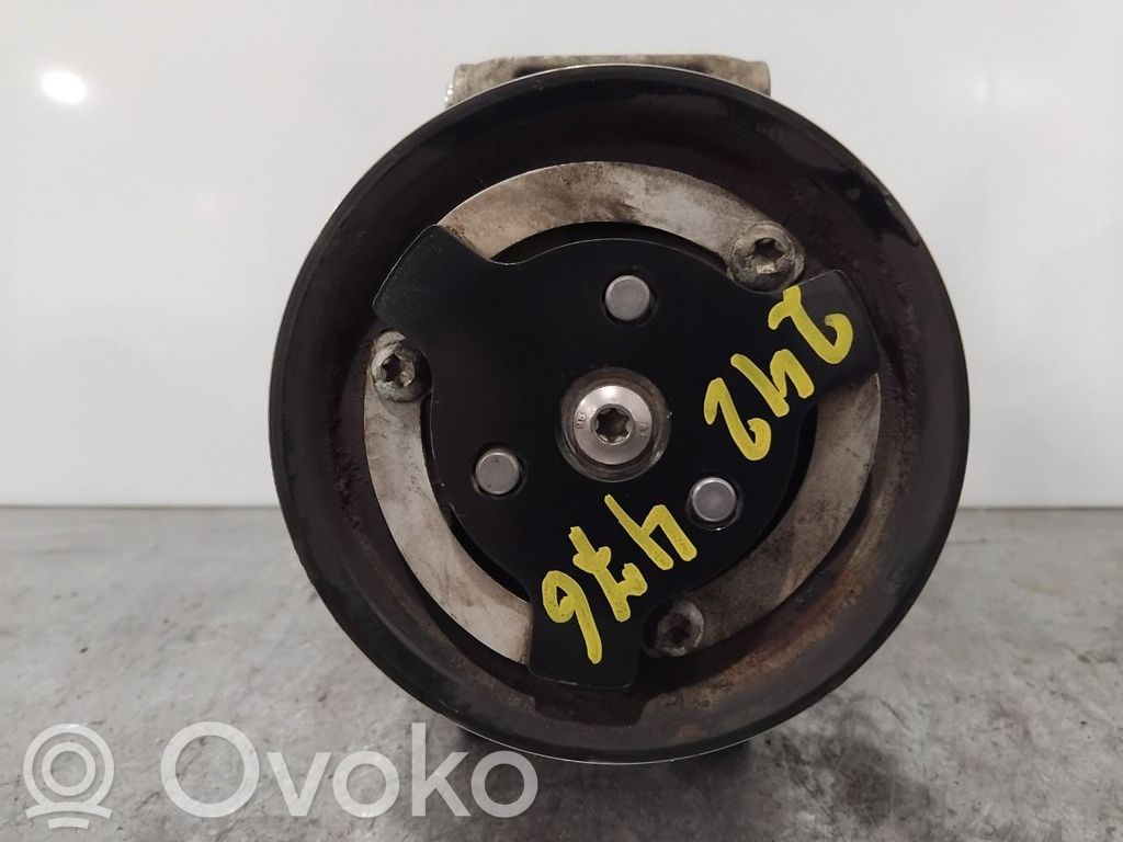 Volkswagen PASSAT B7 Compresor (bomba) del aire acondicionado (A/C))