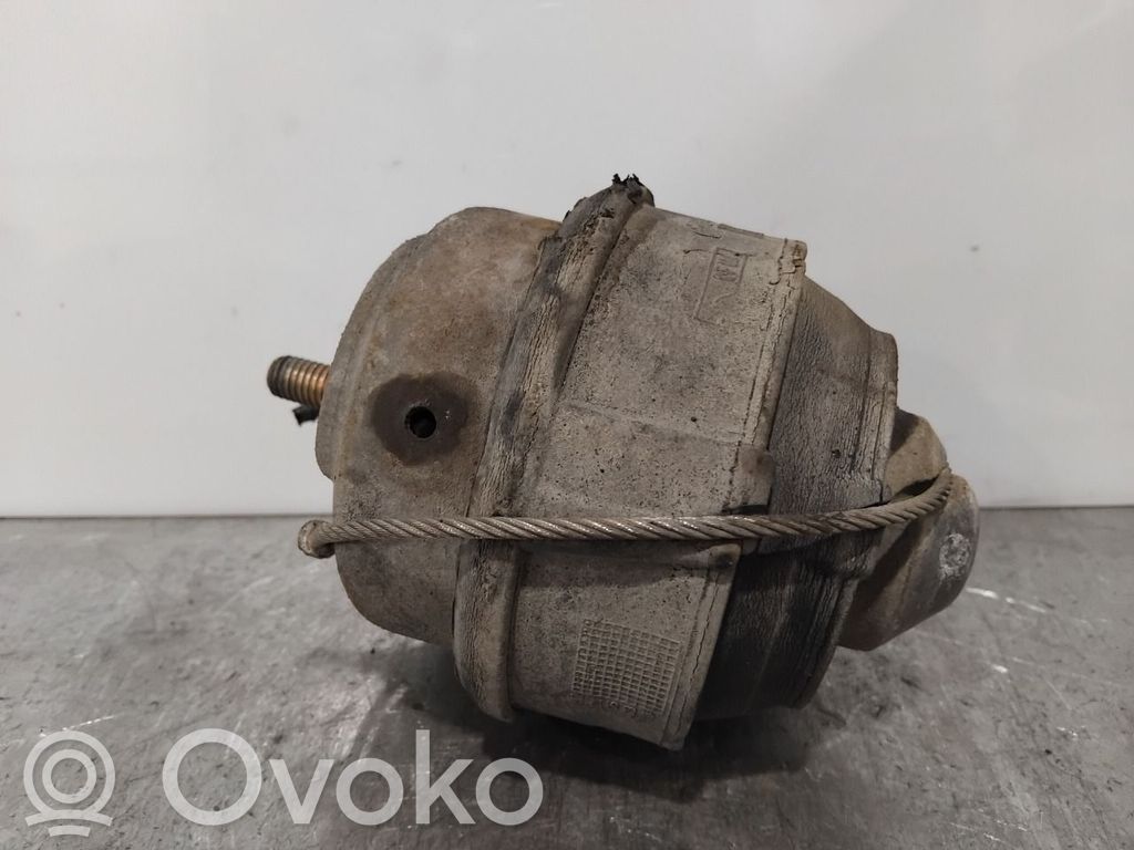 Volvo XC70 Suport tampon motor 