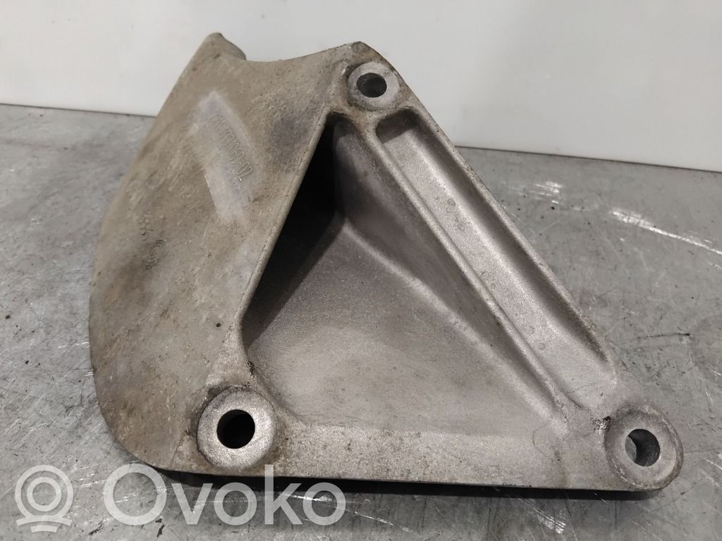 BMW 5 E60 E61 Engine mount bracket 