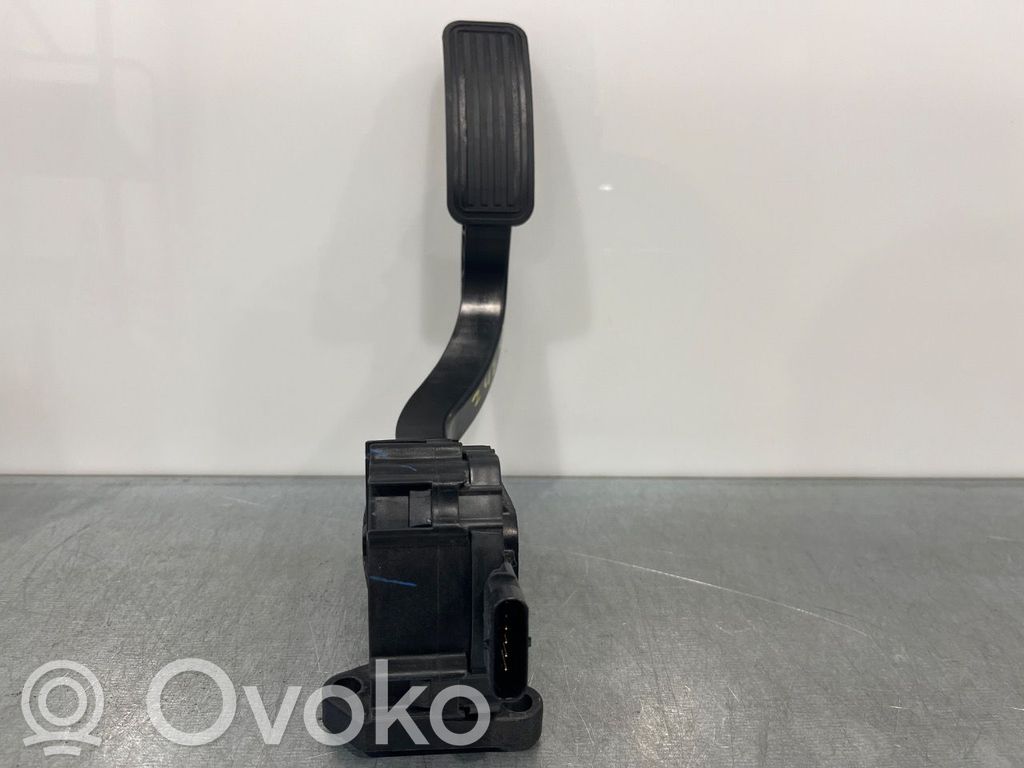 Tesla Model 3 Akseleratora pedālis 