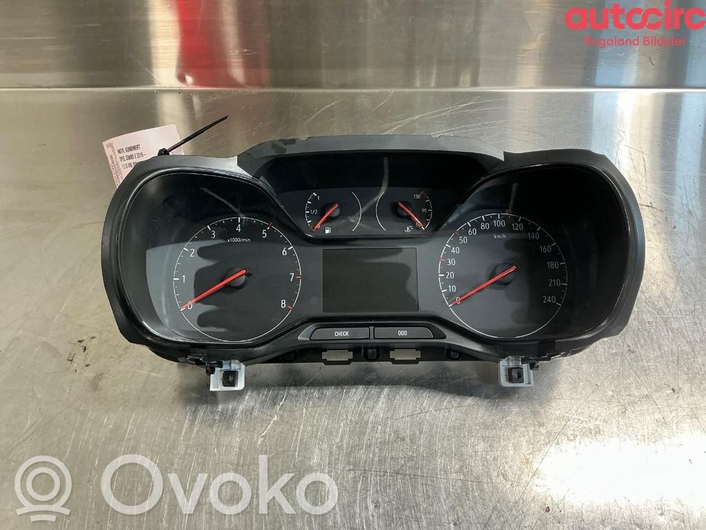 Opel Combo E Speedometer (instrument cluster) 