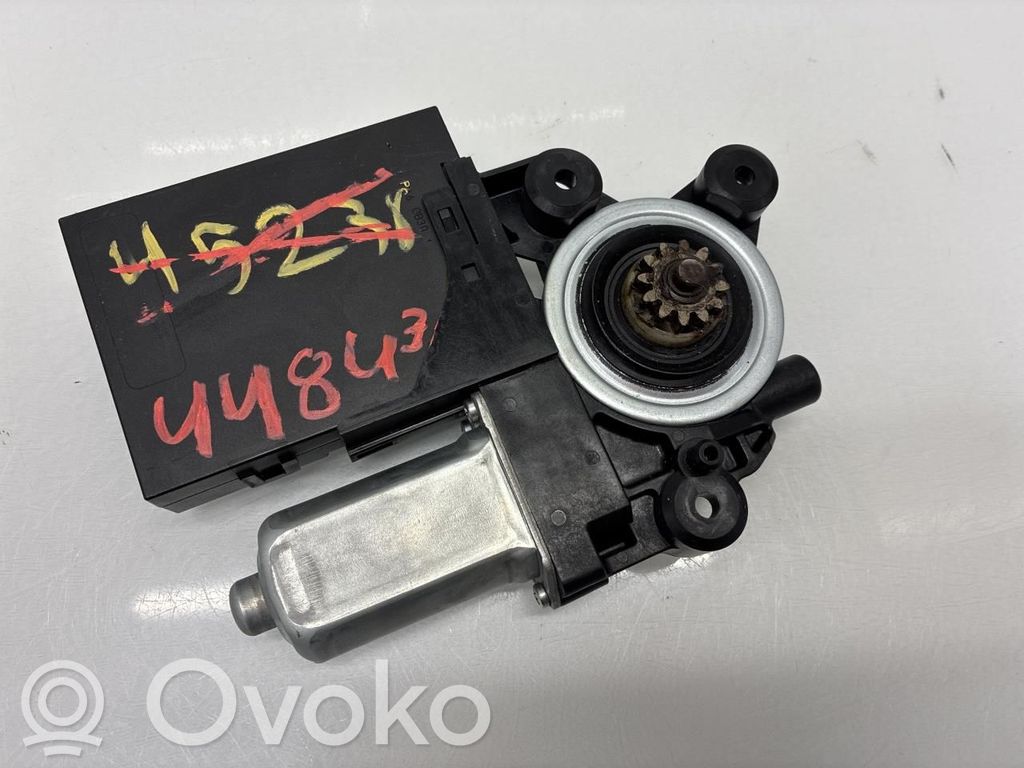 Volvo V70 Motor macara geam ușă față 