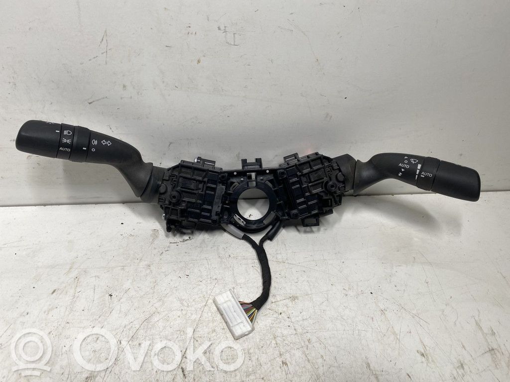 Toyota bZ4X Interruptor de control multifunción 