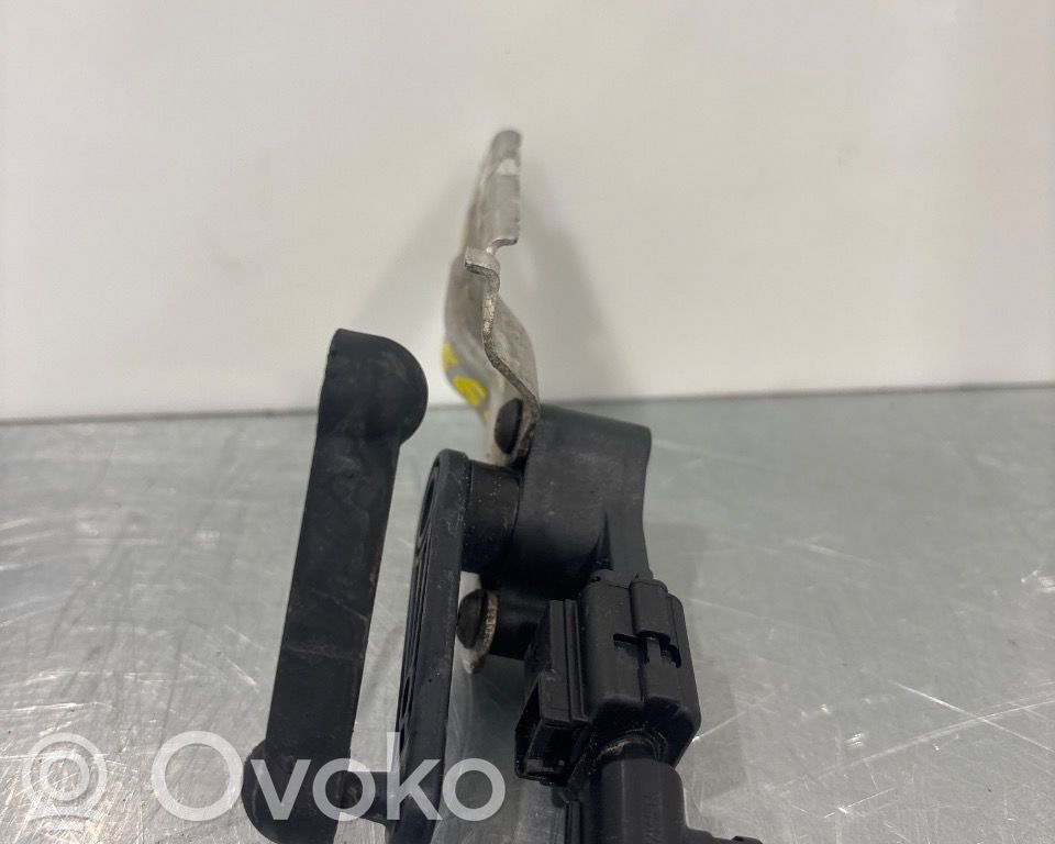 Tesla Model 3 Air suspension front height level sensor 