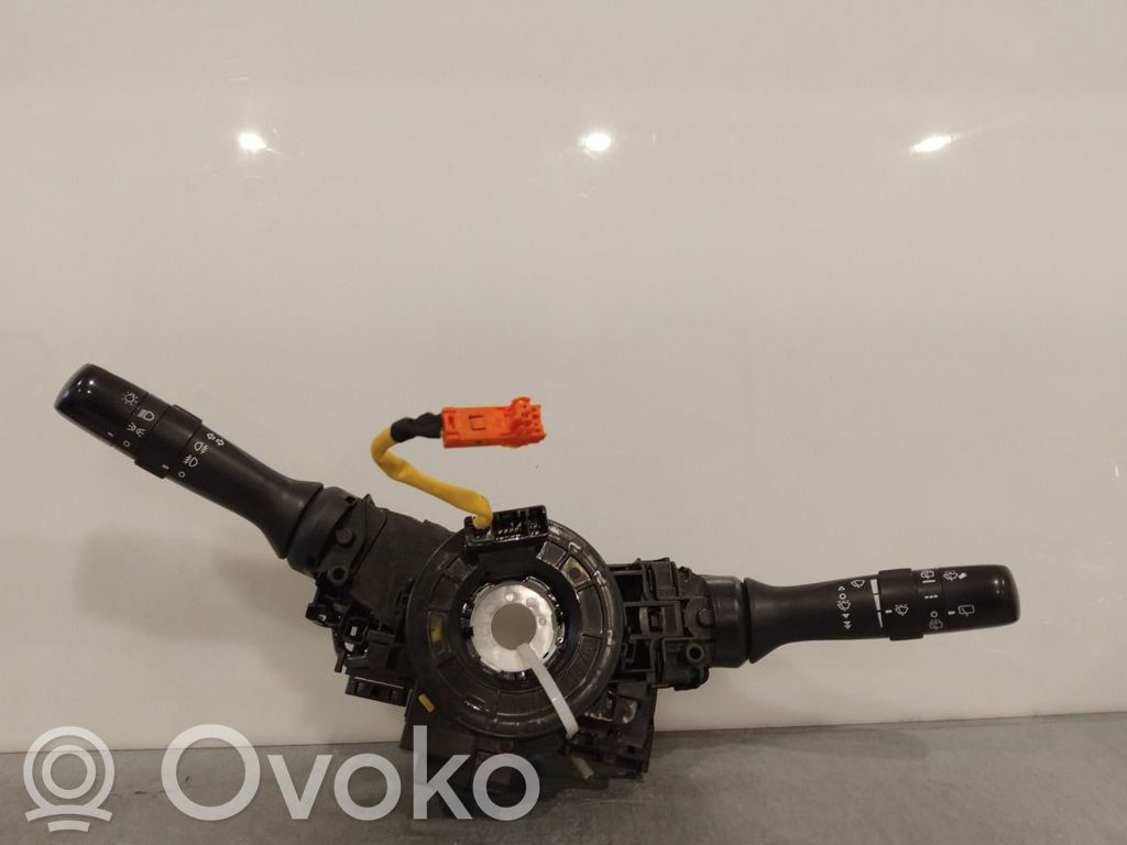 Toyota Avensis T270 Comutator/buton multifuncțional 