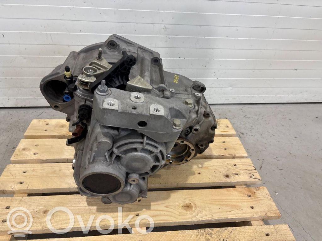 Volkswagen PASSAT B7 Caja de cambios manual de 6 velocidades