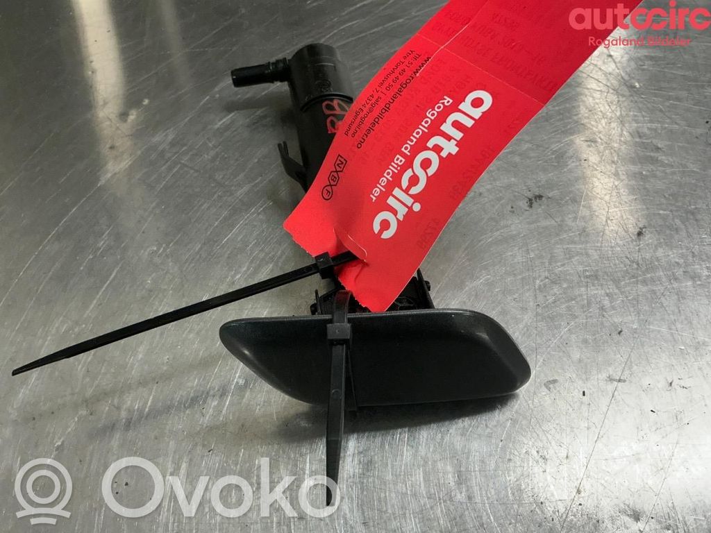 Ford Kuga II Dysza spryskiwacza lampy przedniej 