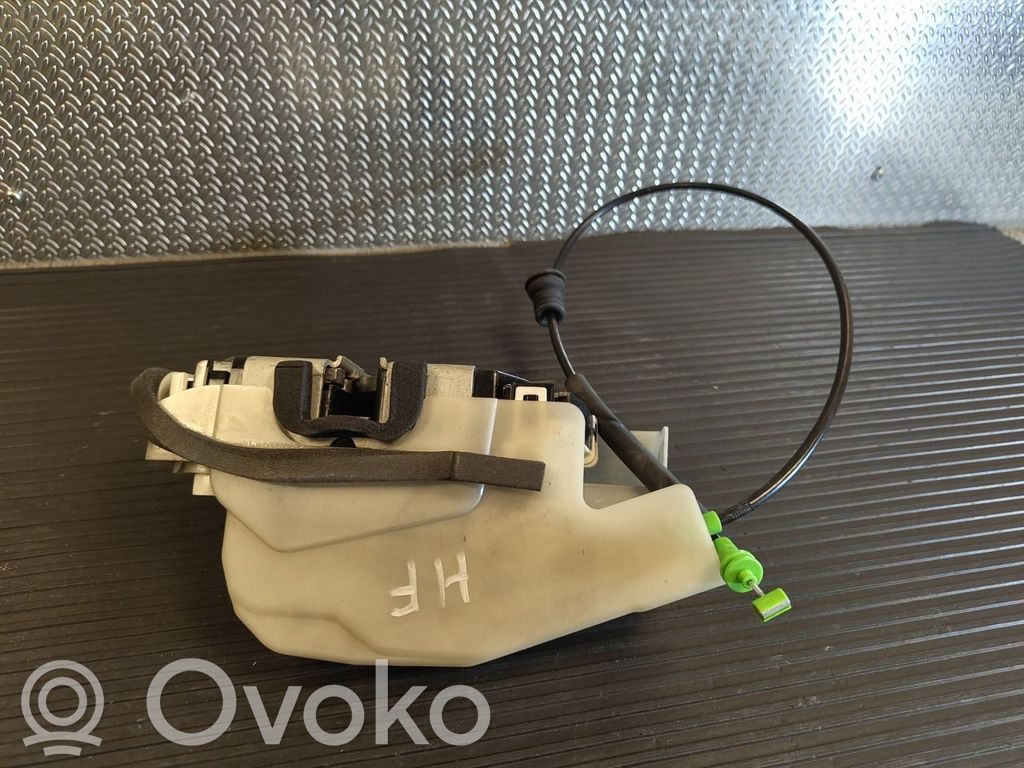 Tesla Model 3 Priekšpusē slēdzene 