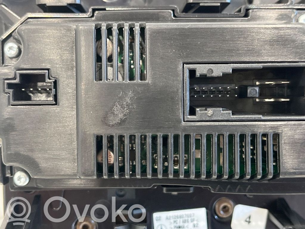 Mercedes-Benz E W212 Console centrale, commande chauffage/clim 