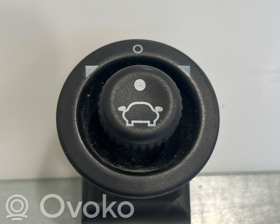 Interruptor del espejo lateral   4495427,93BG17B676BB,93BG17B676BB,4495427,93BG17B676BB