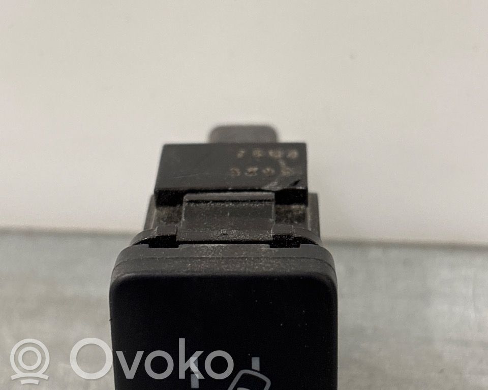 Mitsubishi Outlander Otros interruptores/perillas/selectores 