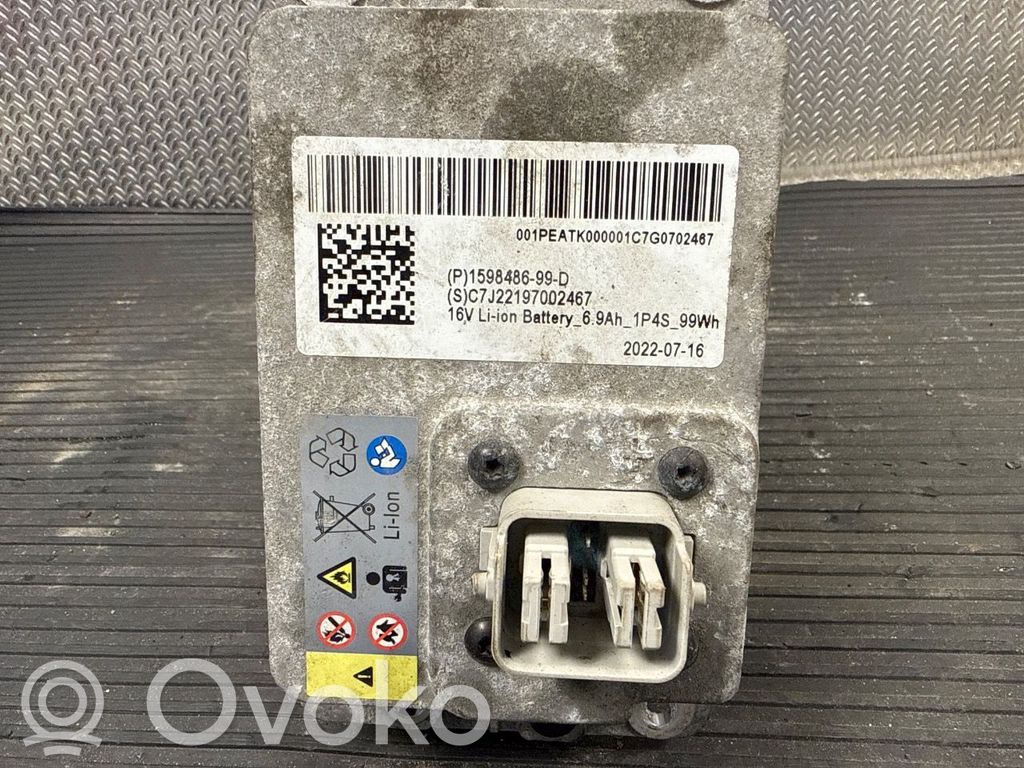Tesla Model Y 12 V Socket (front) 