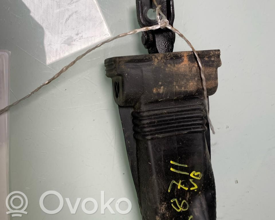 Audi e-tron Etuoven pidätin 
