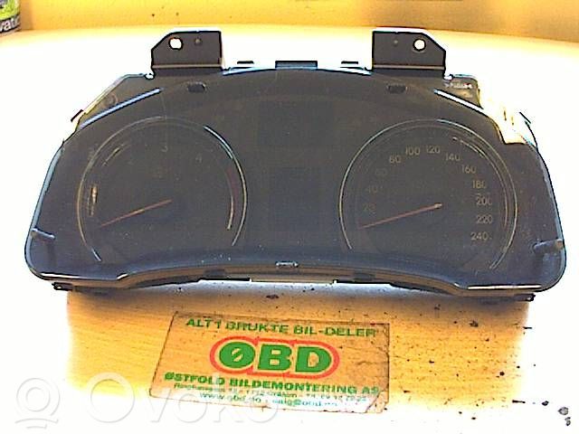 Toyota Avensis T270 Tachimetro (quadro strumenti)