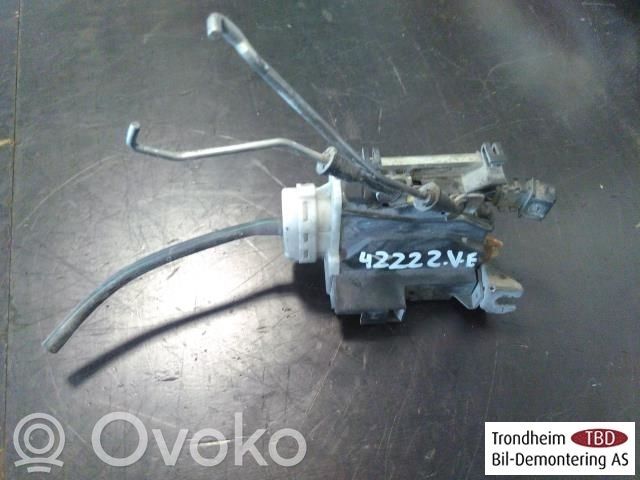 Audi 100 S4 C4 Zamek drzwi przednich 