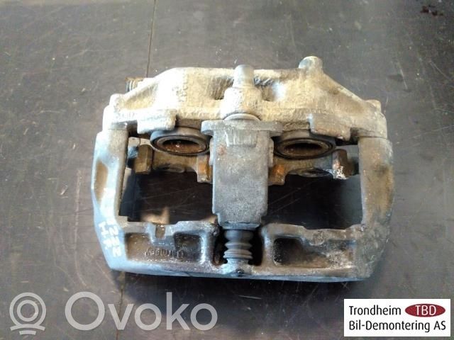 Zacisk hamulcowy przedni   4A0615108,4A0615108