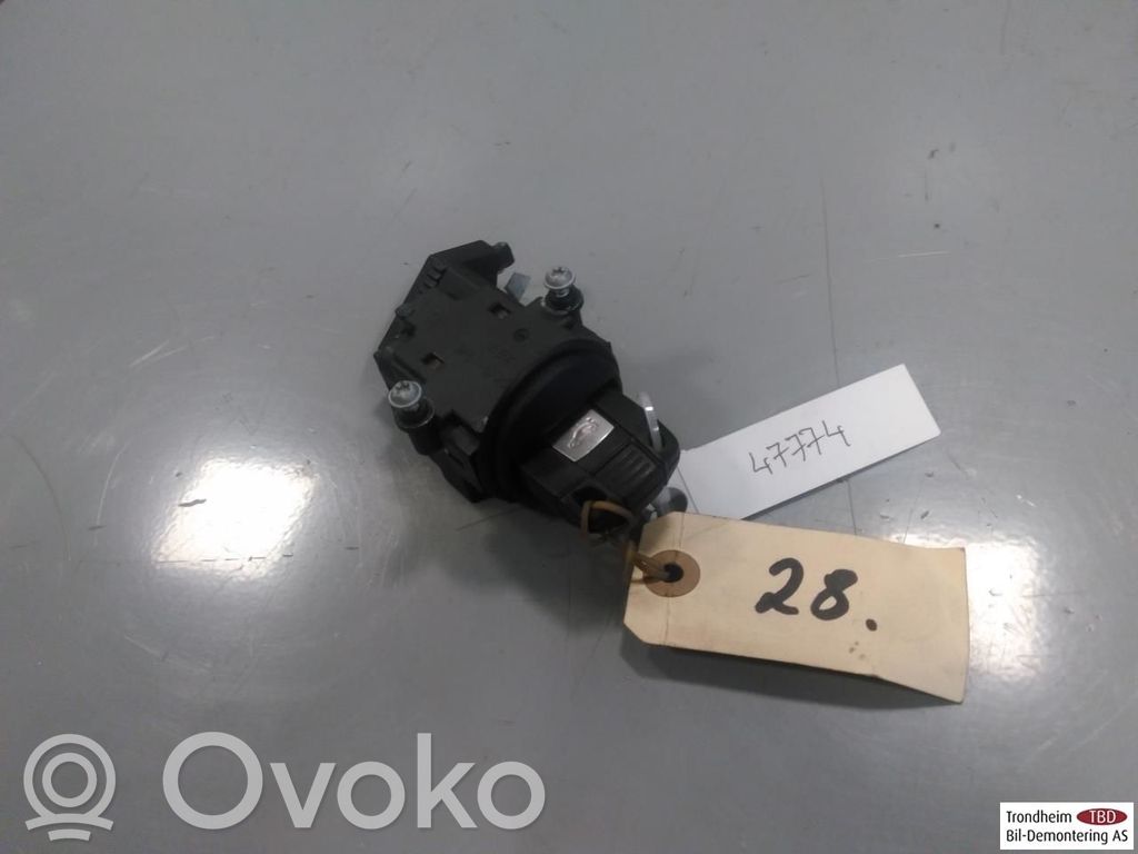BMW M5 Contact aprindere 