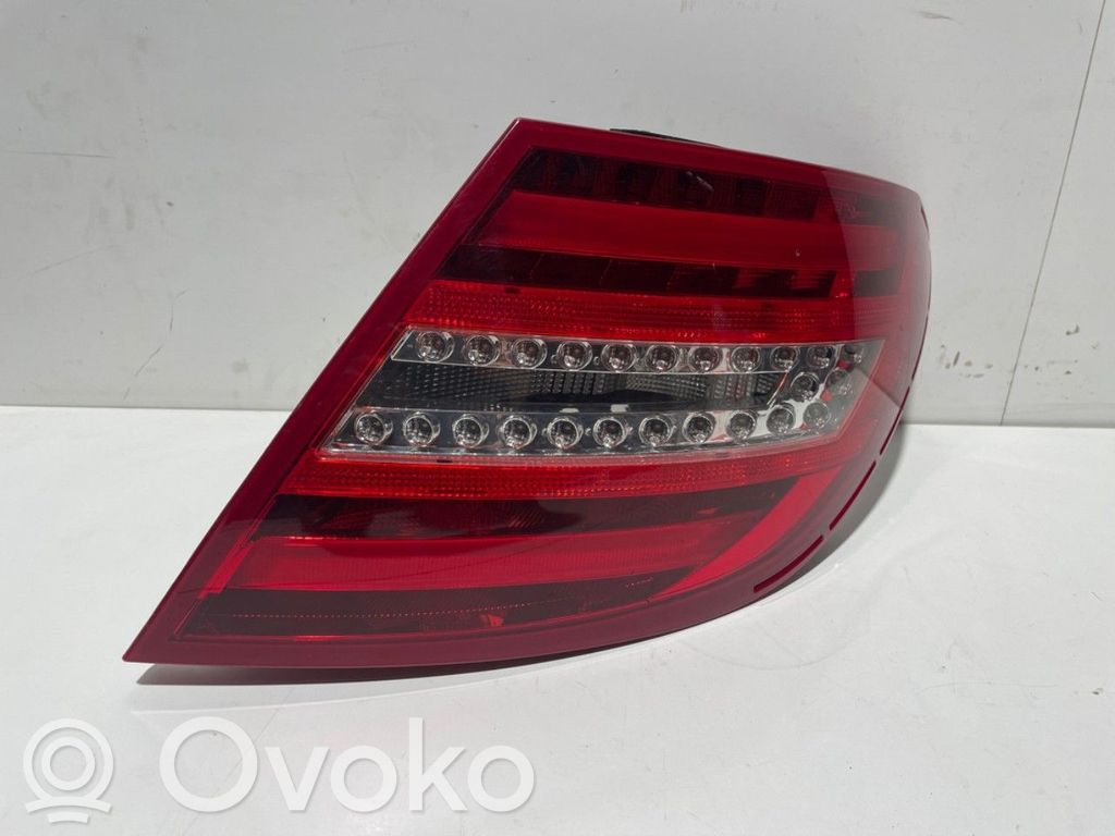 Mercedes-Benz C W204 Lampa tylna 