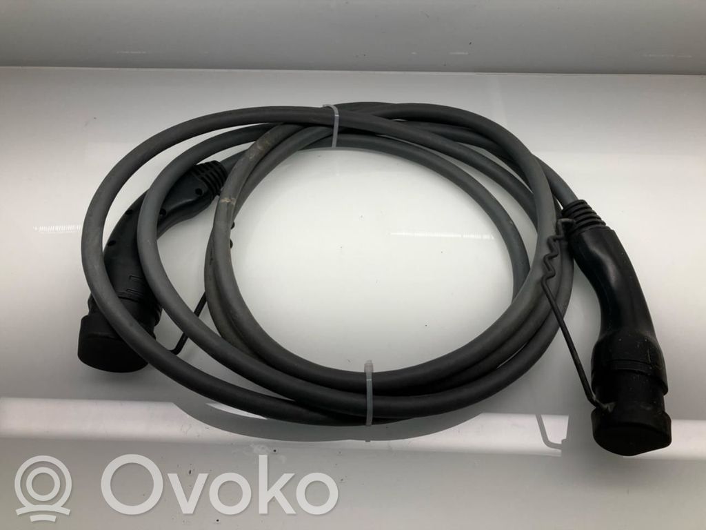 BMW iX Sähköauton latauskaapeli 