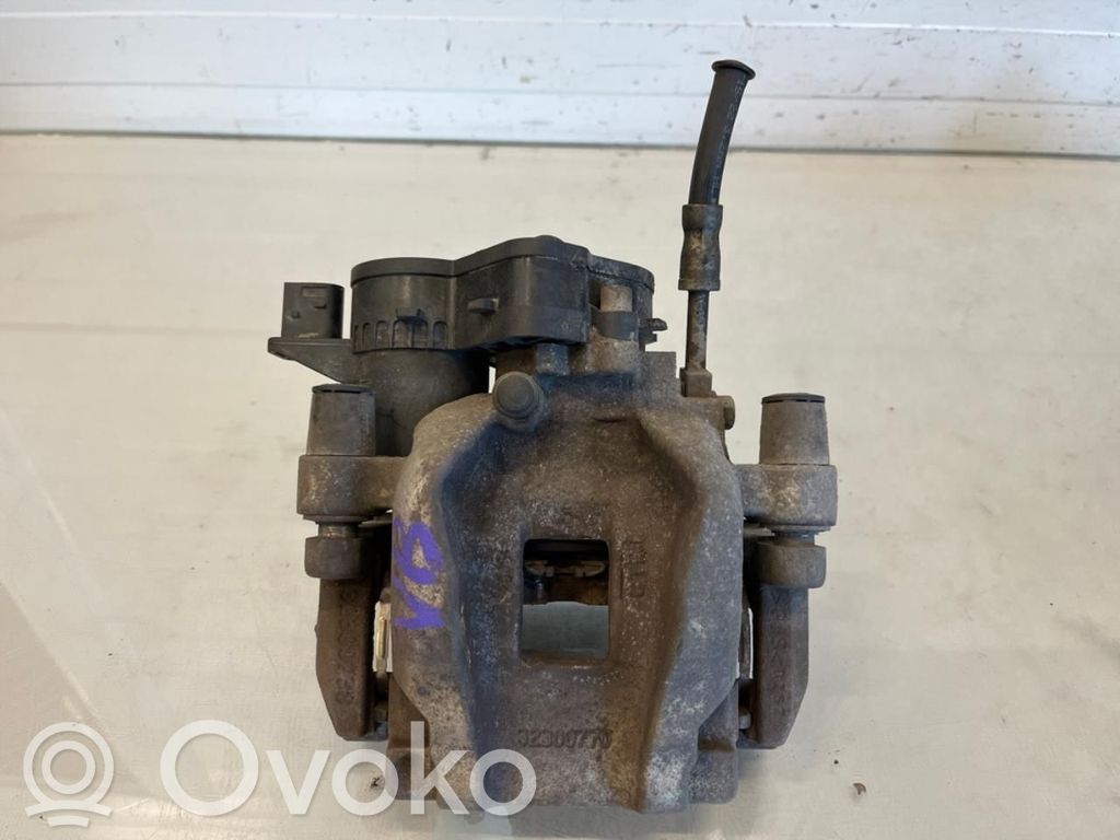 Volvo XC40 Takajarrusatula 