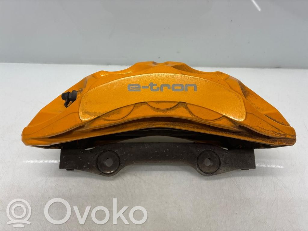 Audi e-tron Etujarrusatula 