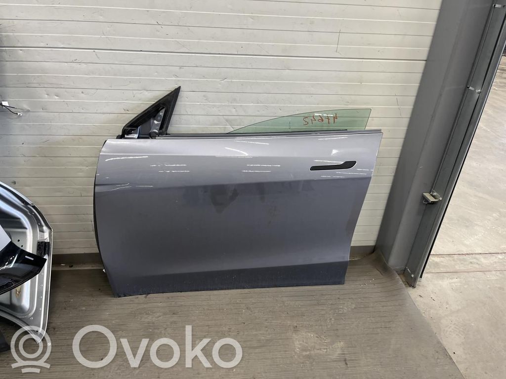 Tesla Model Y Juniper Drzwi przednie 