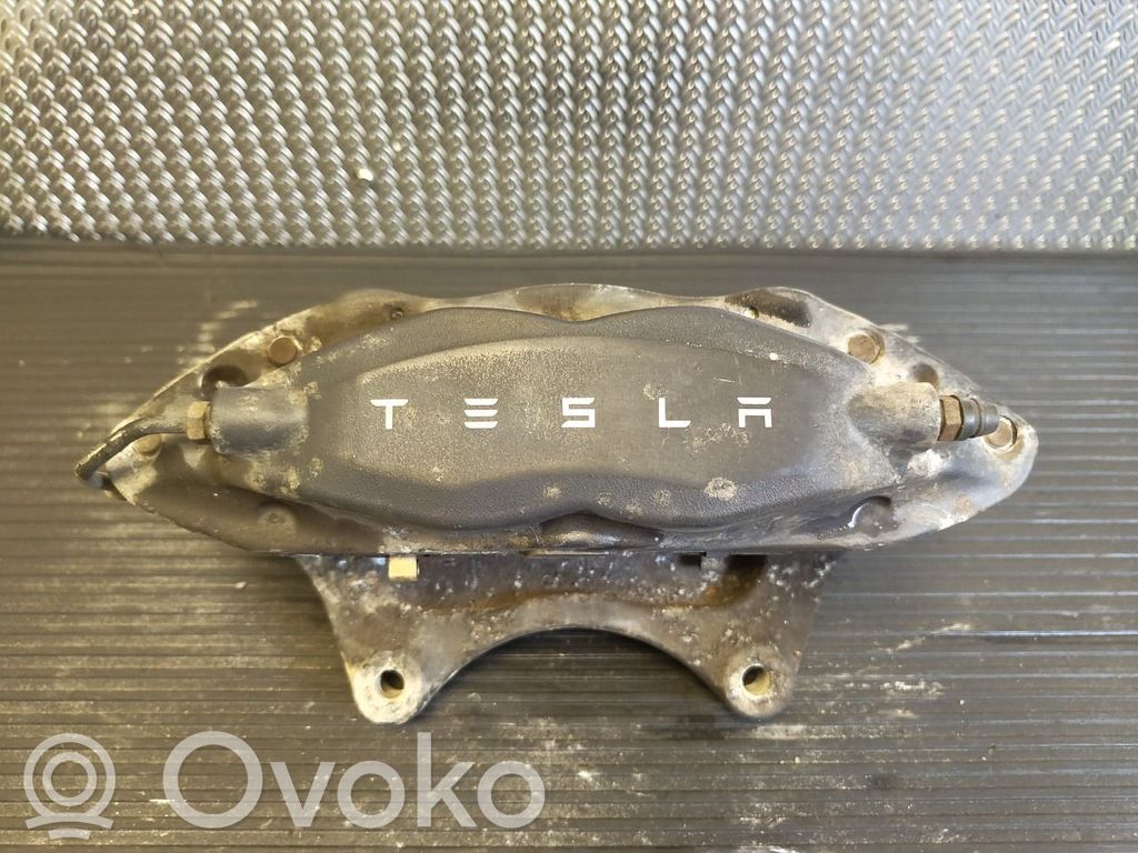 Tesla Model X Etujarrusatula 