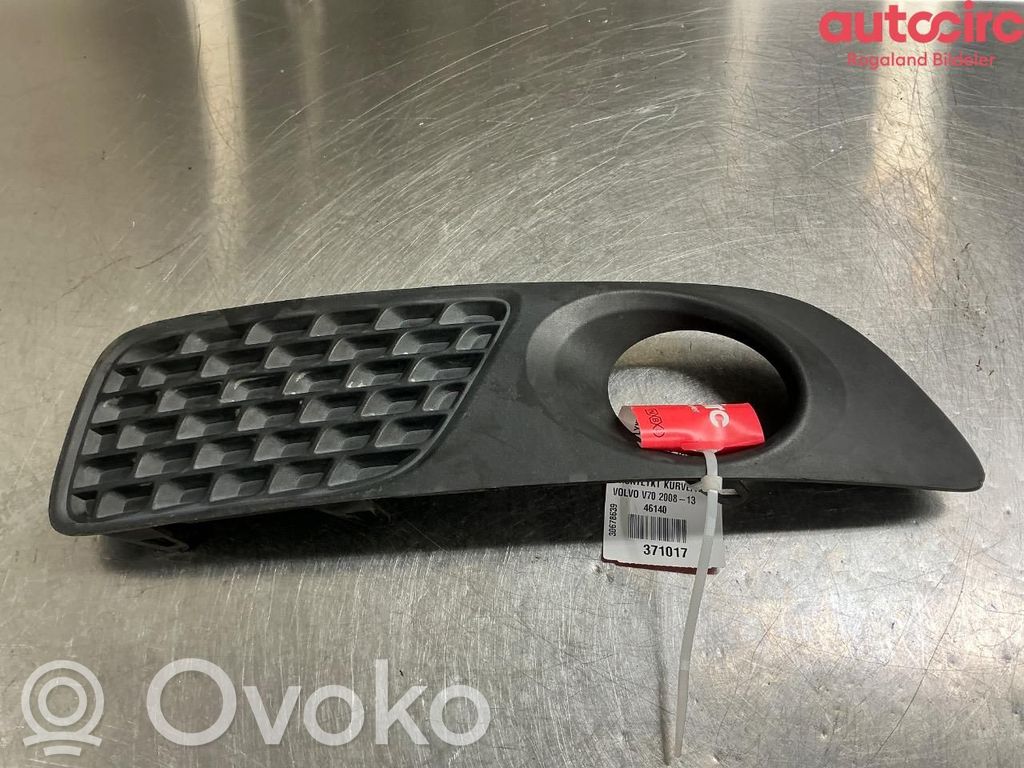 Volvo V70 Uchwyt / Mocowanie lampy przedniej 