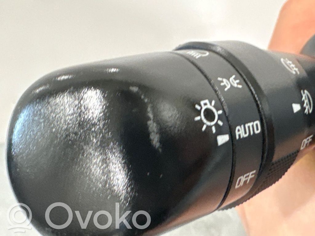 Isuzu D-Max Interrupteur / bouton multifonctionnel 