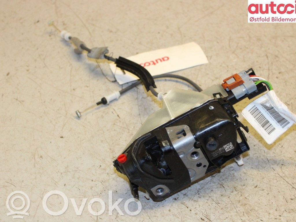 Peugeot 208 II Zamek drzwi przednich 