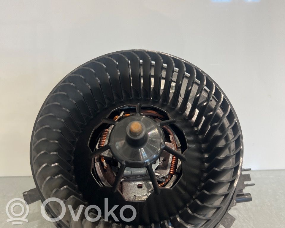Volkswagen PASSAT B8 Wentylator nawiewu / Dmuchawa 