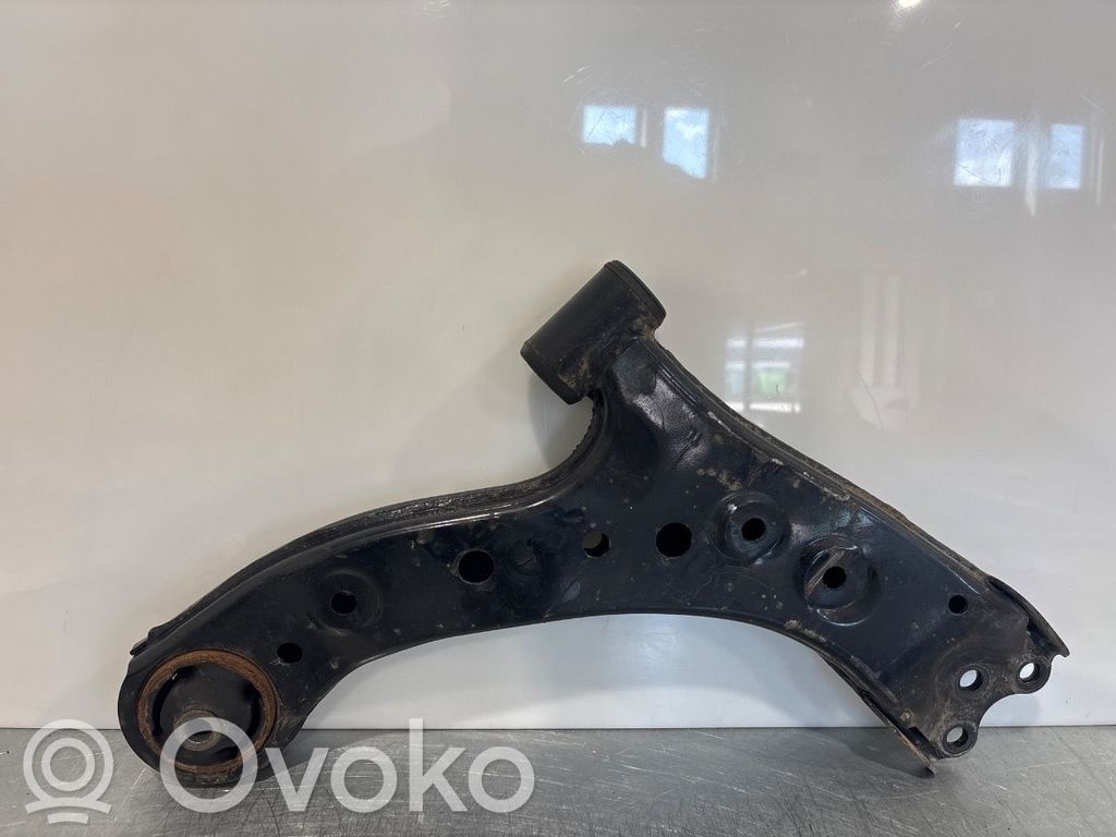 Toyota bZ4X Wahacz przedni 