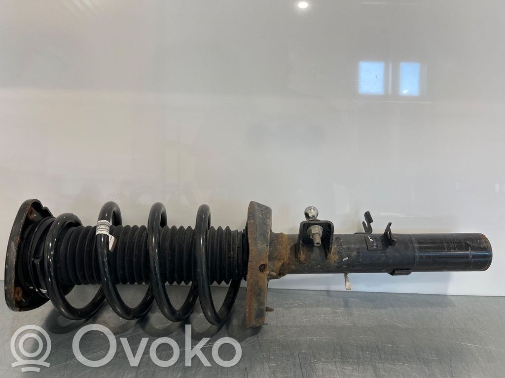 Volvo XC40 Amortyzator osi przedniej ze sprężyną 