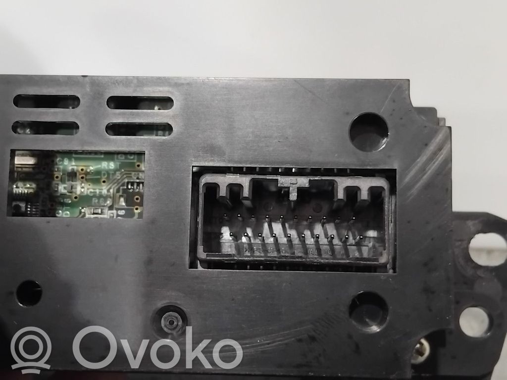 Mitsubishi Outlander Rămă unitate control climatizare 