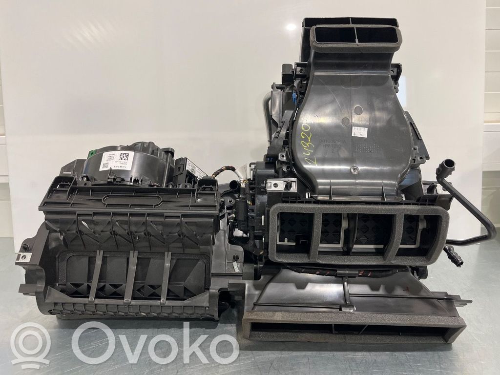 Volvo XC40 Aerotermă interior 220V 