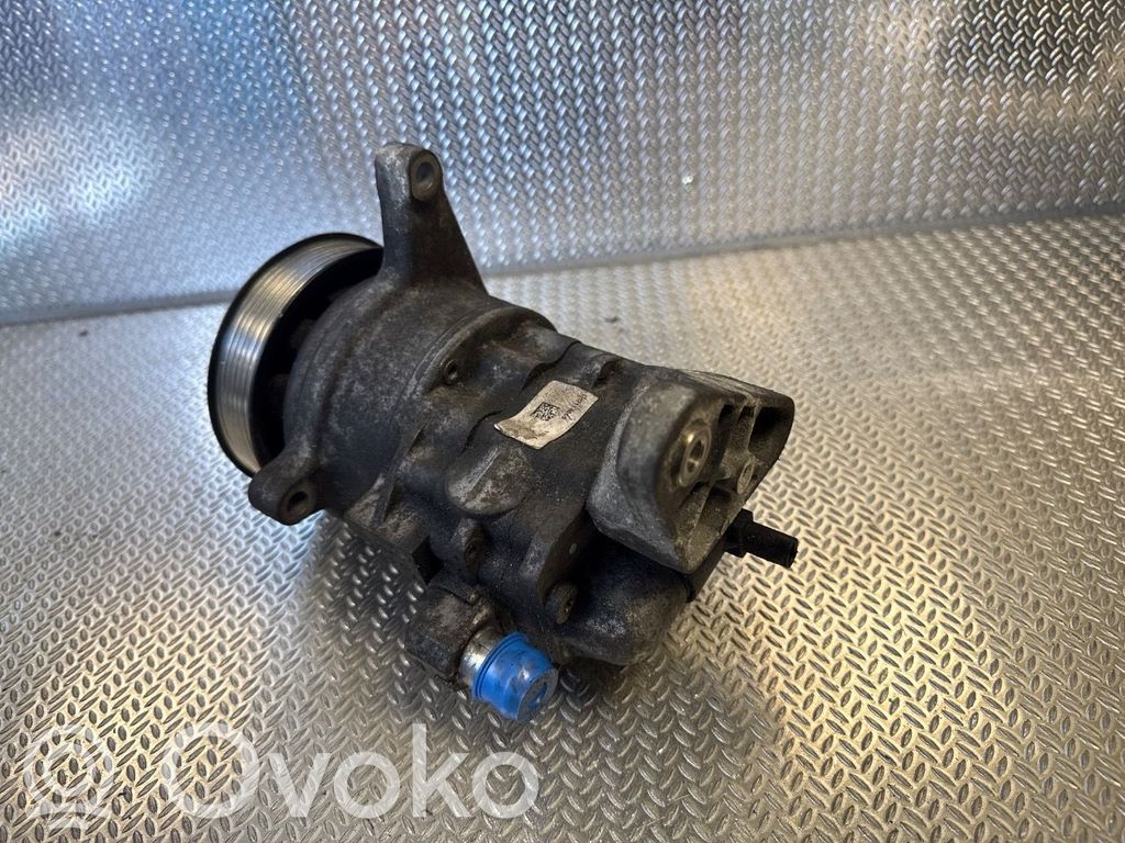 BMW X5 E70 Ohjaustehostimen pumppu 