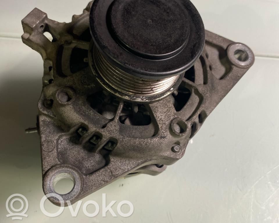 Toyota Land Cruiser (J150) Generatore/alternatore 