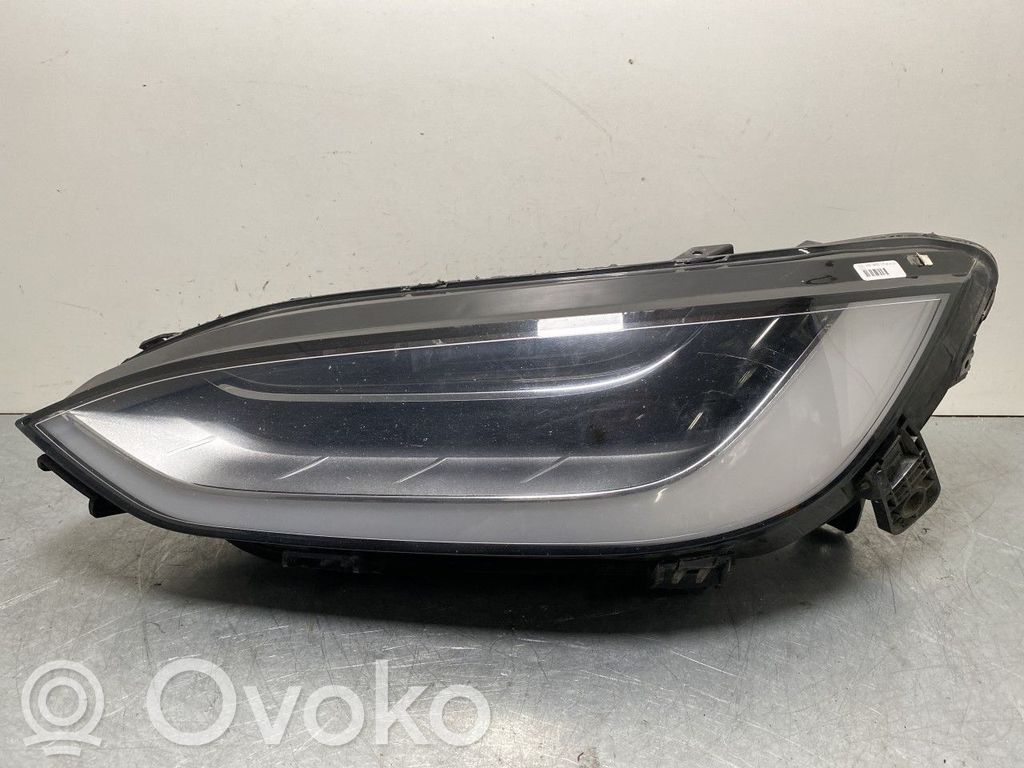 Tesla Model X Far 