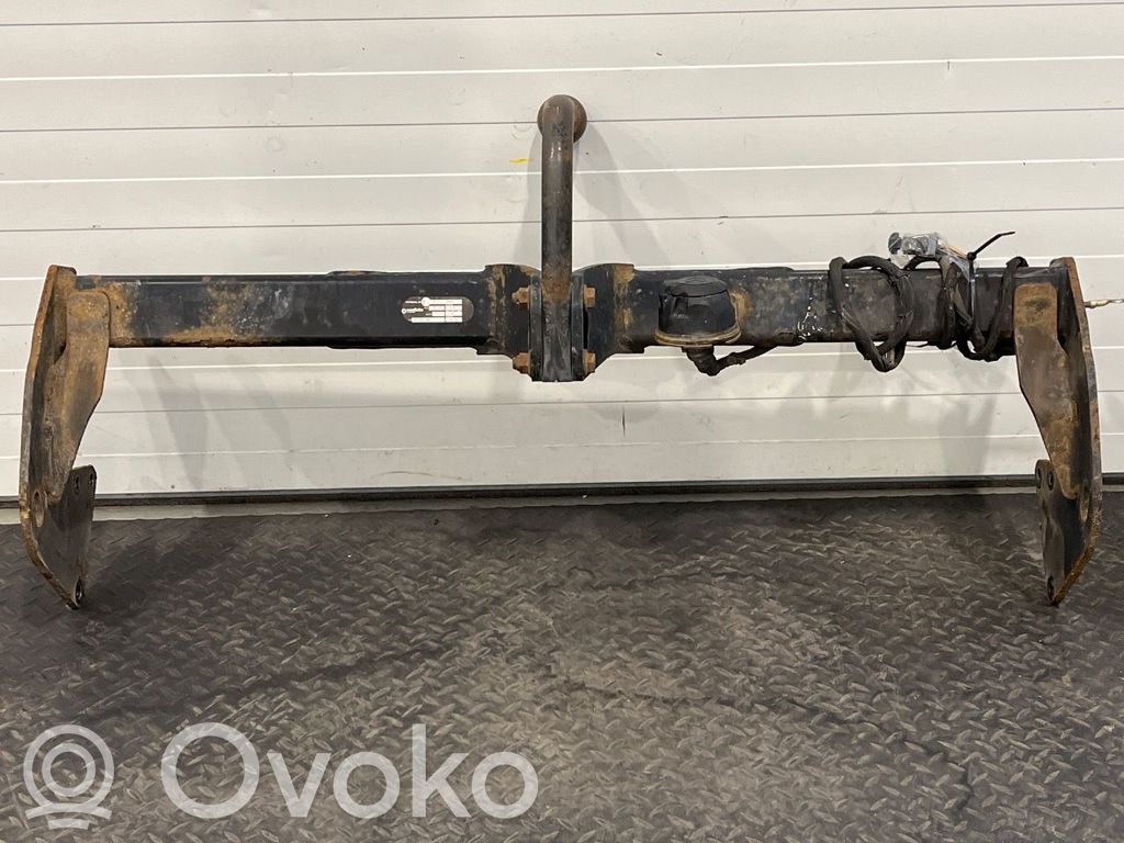 Mercedes-Benz Vito Viano W447 Hak holowniczy 
