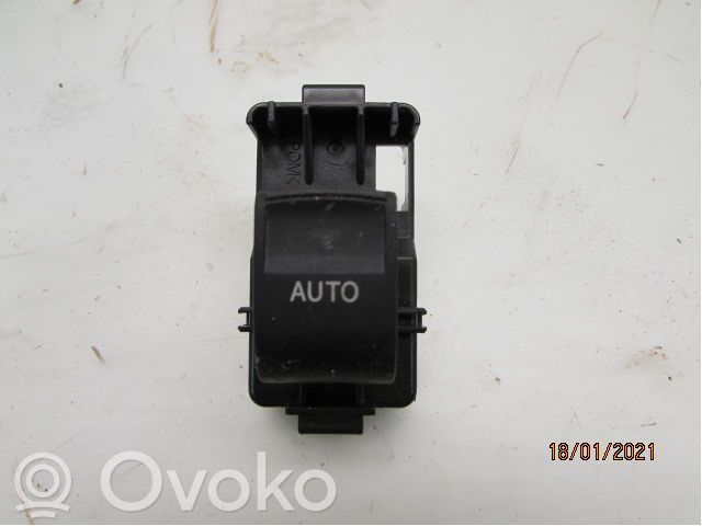 Toyota Prius+ (ZVW40) Interruttore di controllo dell’alzacristalli elettrico 