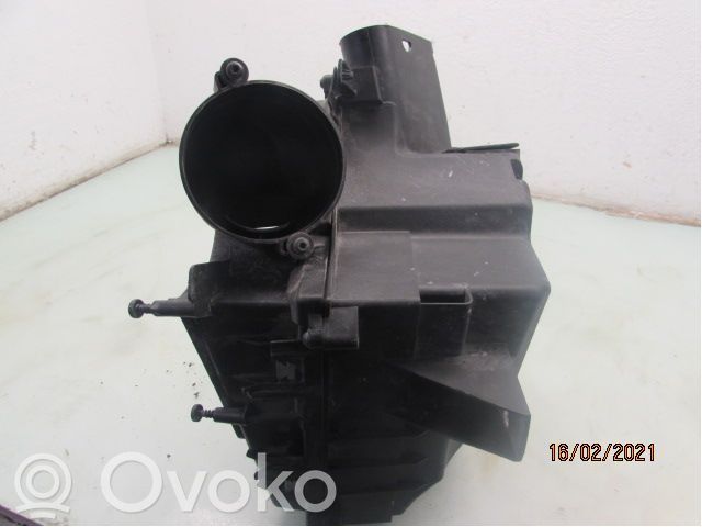 Volvo XC70 Obudowa filtra powietrza 